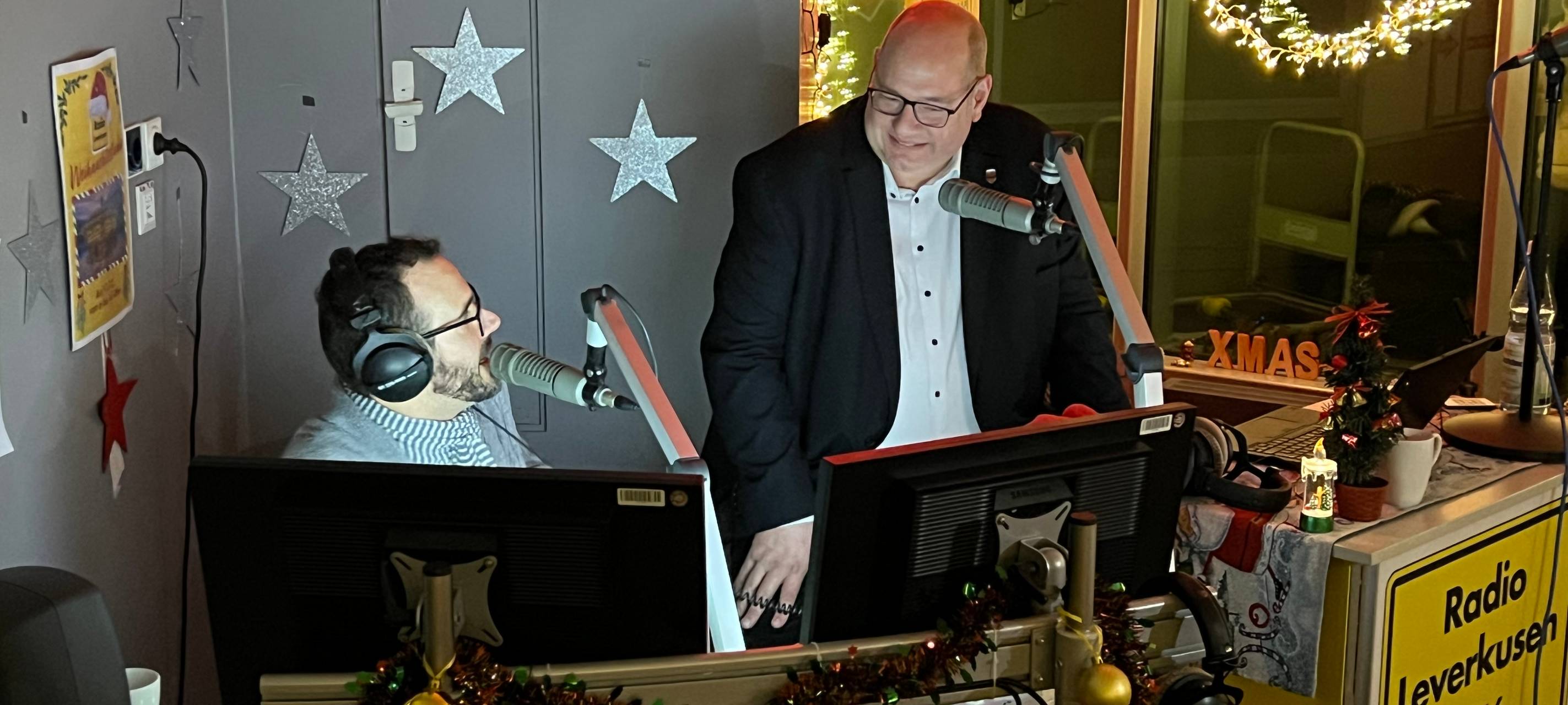 Gläsernes Weihnachtsstudio von Radio Leverkusen