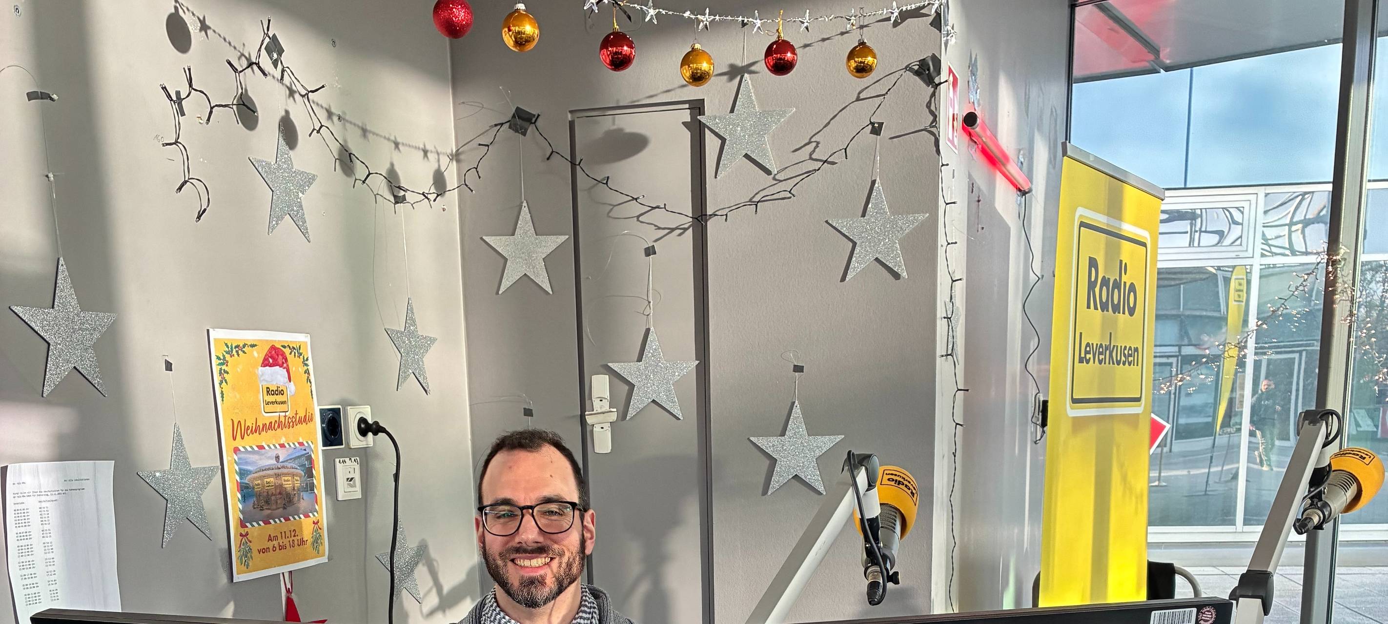 Gläsernes Weihnachtsstudio von Radio Leverkusen