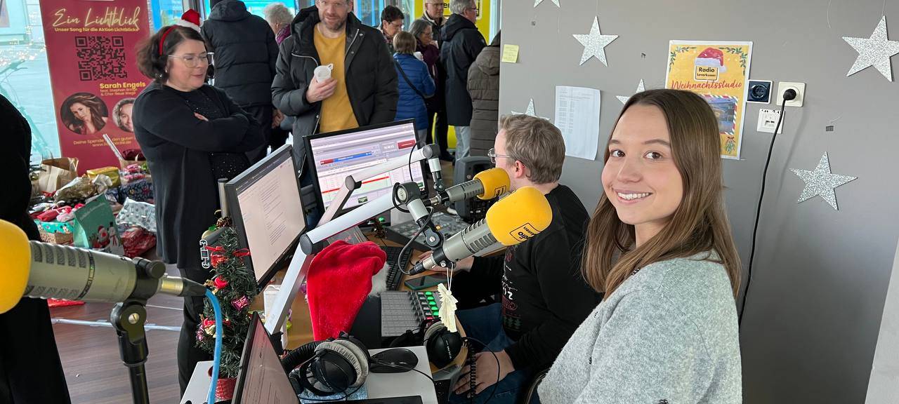 Radio Leverkusen sammelt über 1.000 Geschenke für den guten Zweck – ein neuer Rekord