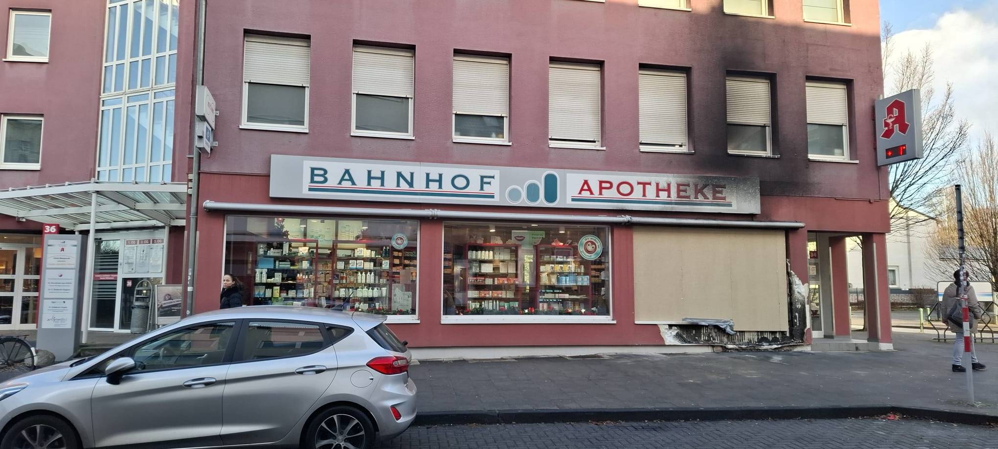 Leverkusen-Küppersteg: Zeugensuche nach Brand vor Apotheke