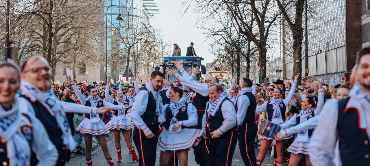 D'r Zoch in Wiesdorf an Tulpensonntag