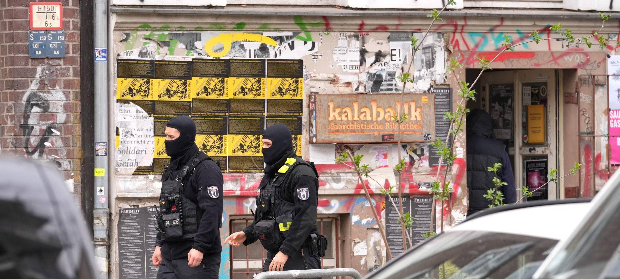 Razzia nach Anschlag auf Strommasten im September in Berlin