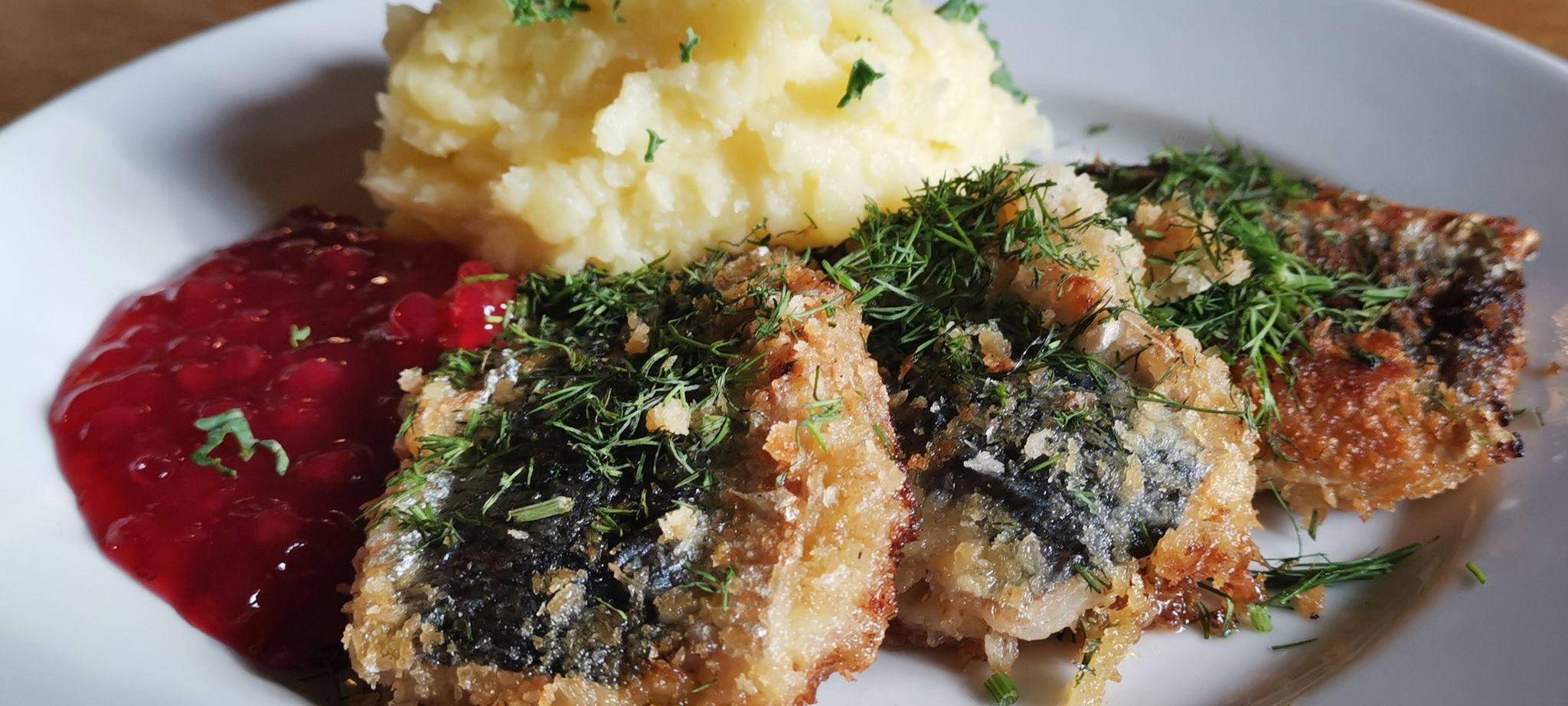 Gebratener Hering mit Senf-Zwiebel-Füllung