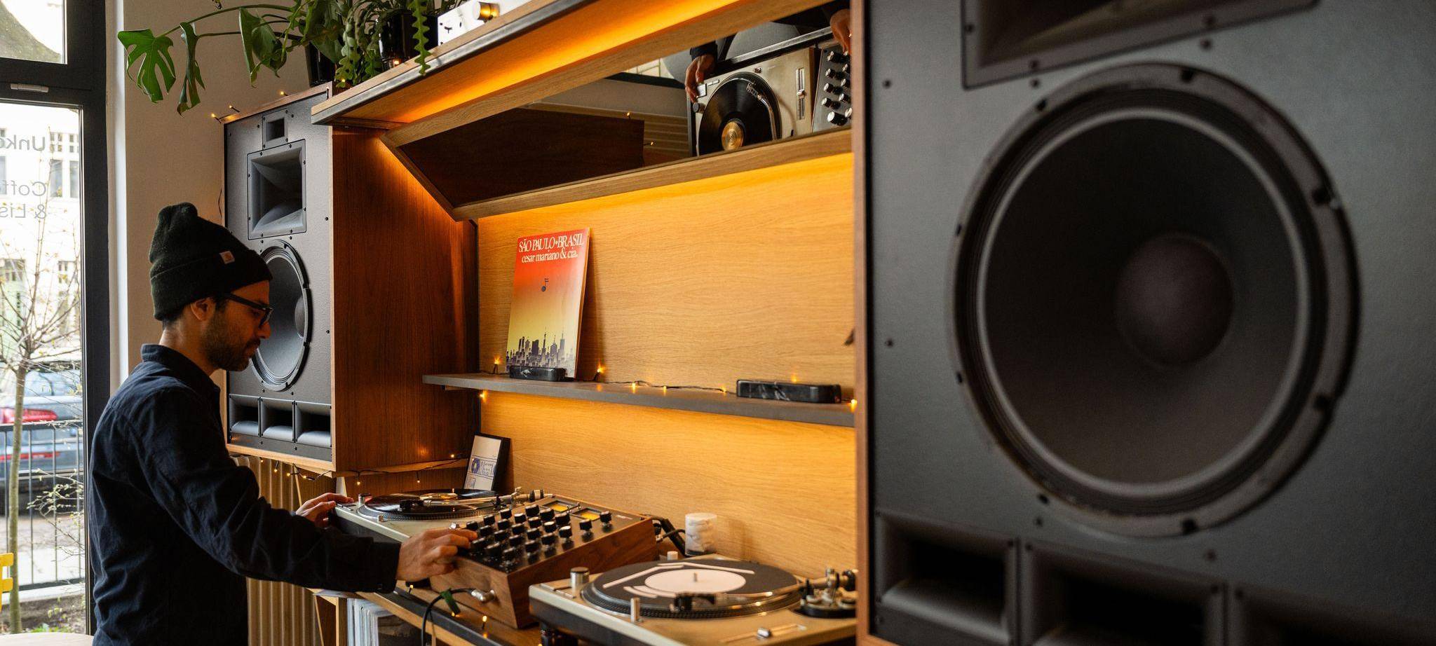 Listening Bar "Unkompress"