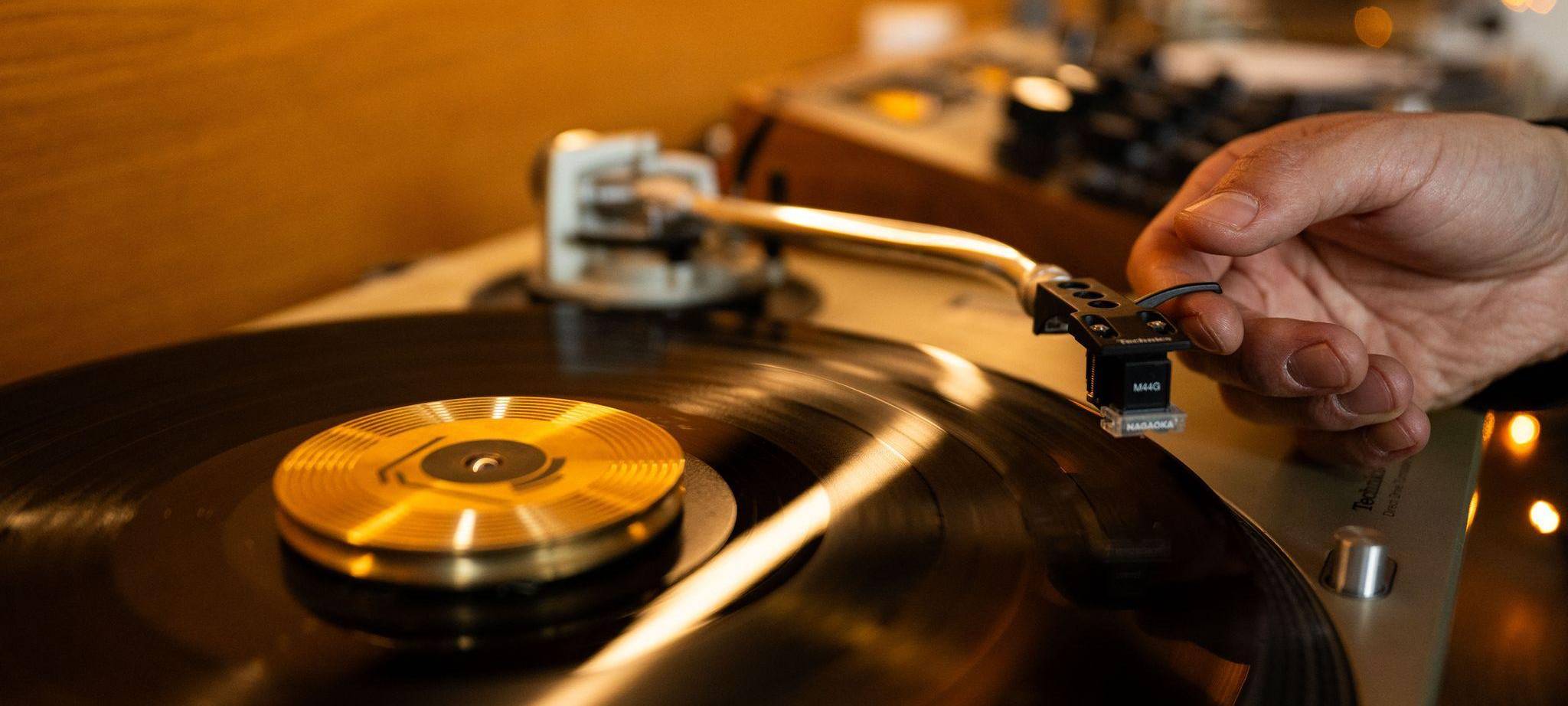 Listening Bar "Unkompress"