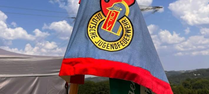 Leverkusener Jugendfeuerwehren starten zu Zeltlager