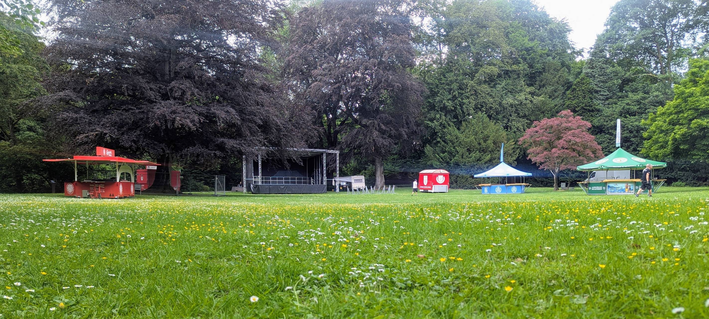 Vorbereitungen für Leverkusener Volksfest