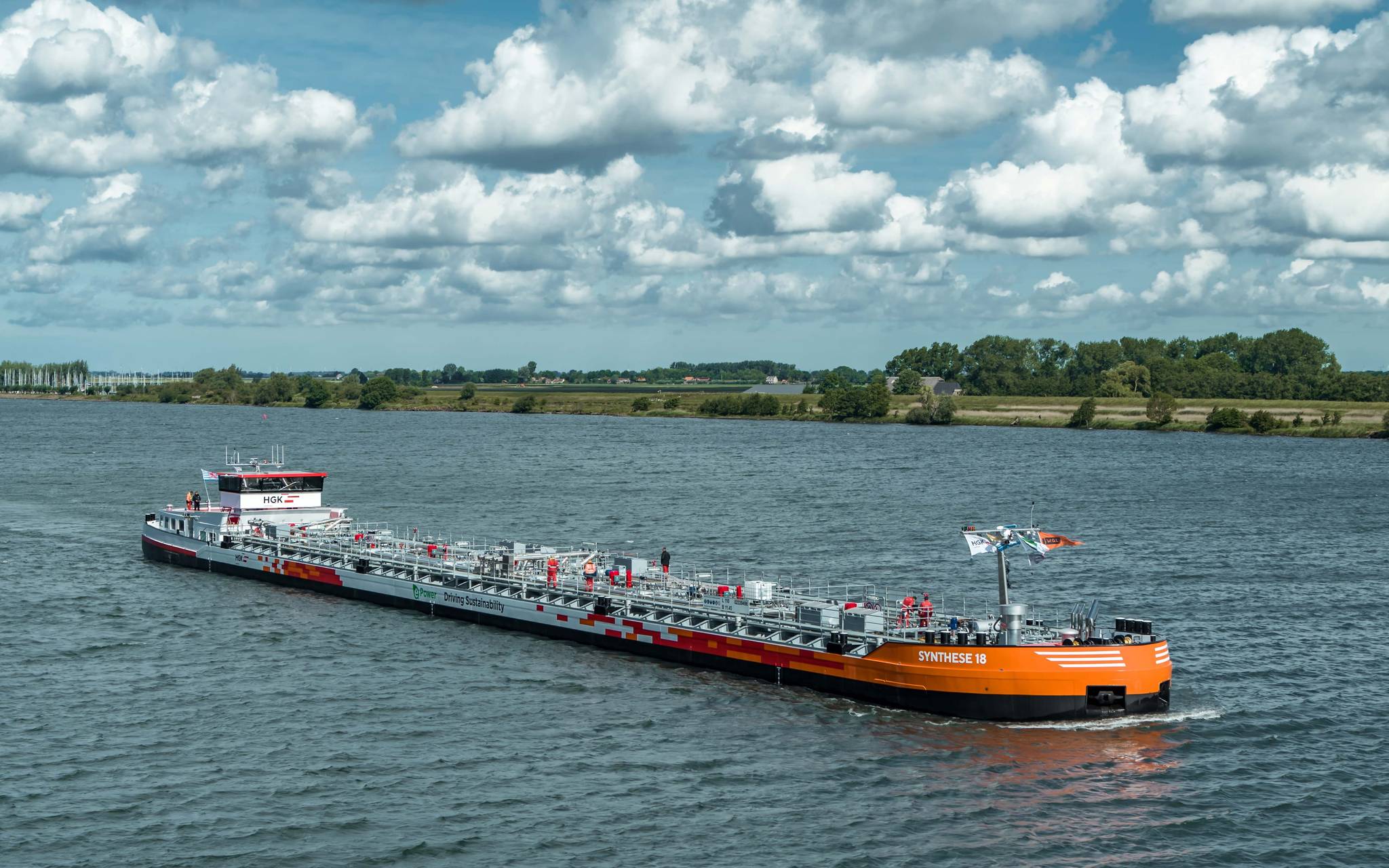 Leverkusen: Modernere Schiffe für den Rhein