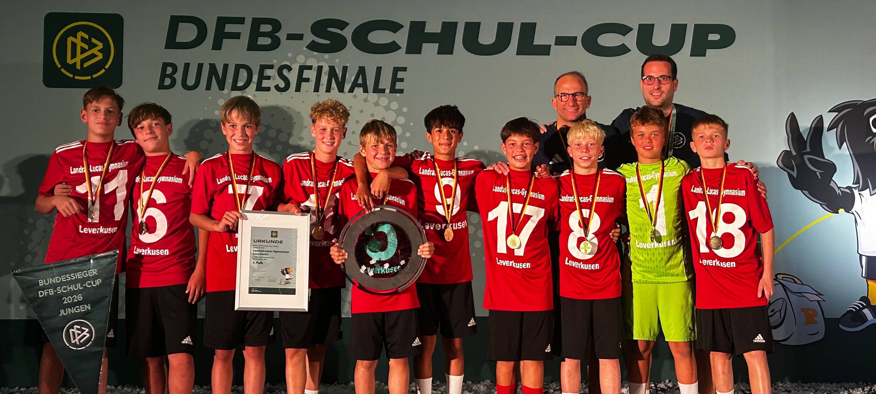 Leverkusen: Landrat-Lucas-Gymnasium ist Deutscher Fußballmeister