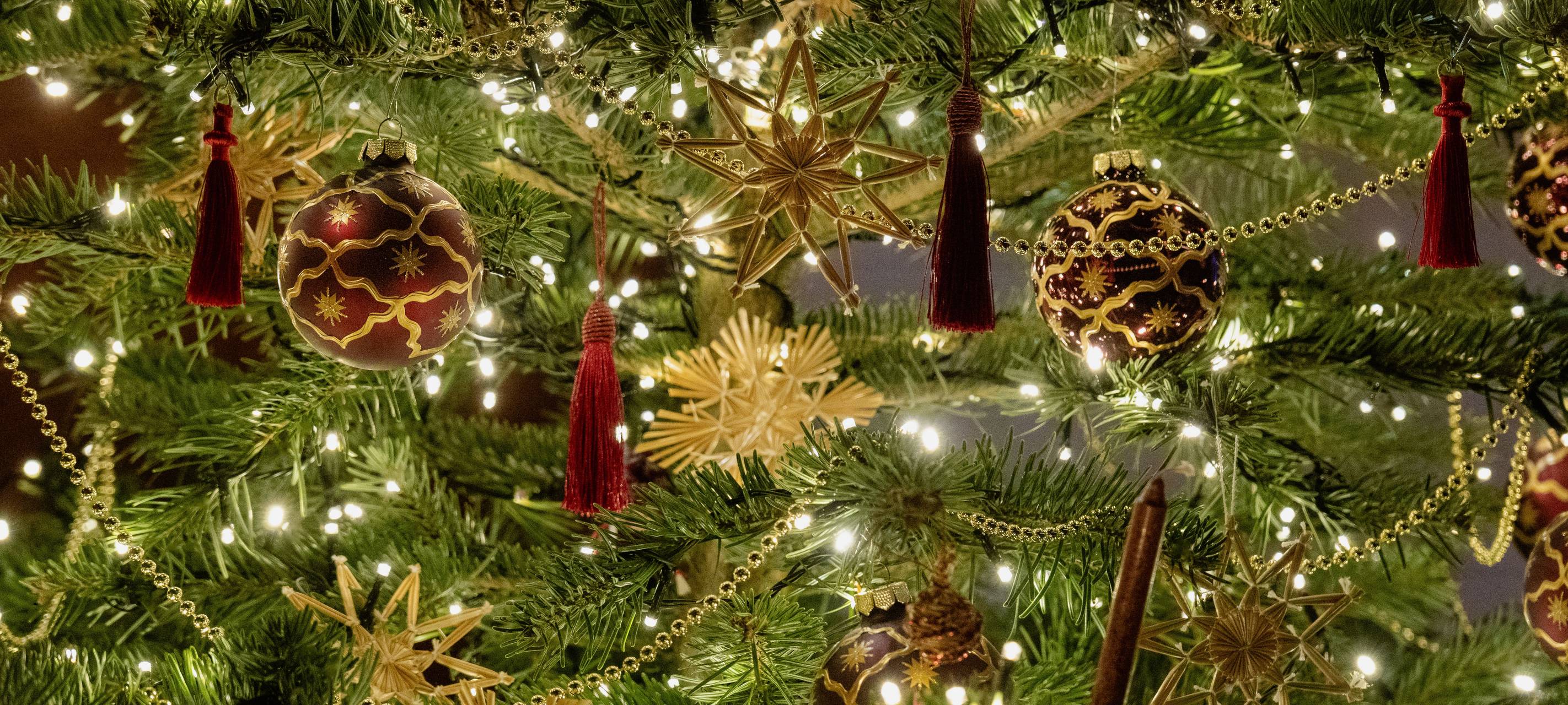 Weihnachtsstöberei: AVEA Leverkusen sammelt Weihnachtsdeko