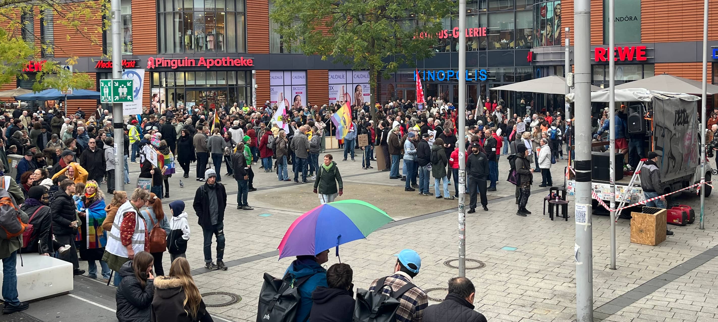 Demonstration gegen rechtspopulistisches Treffen der ESN