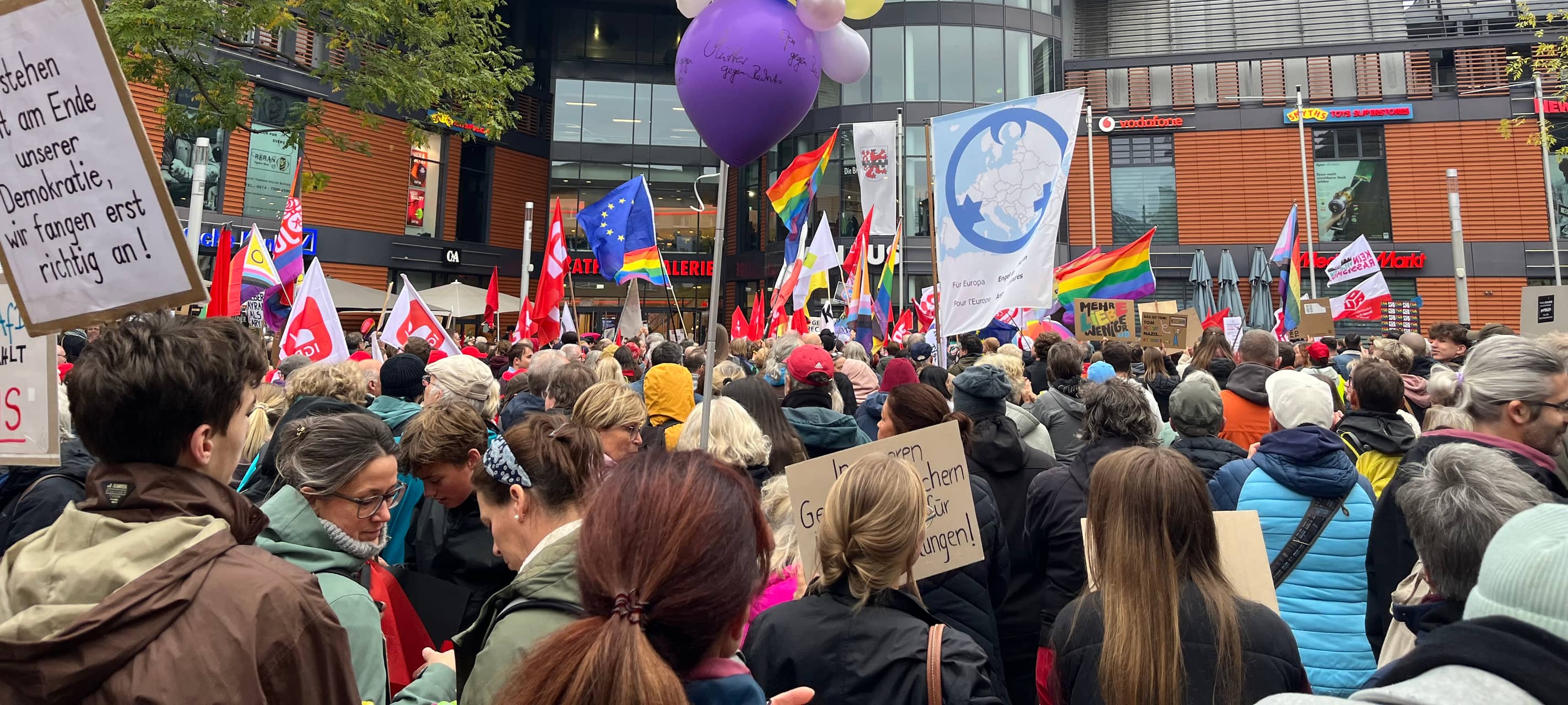 Demonstration gegen rechtspopulistisches Treffen der ESN