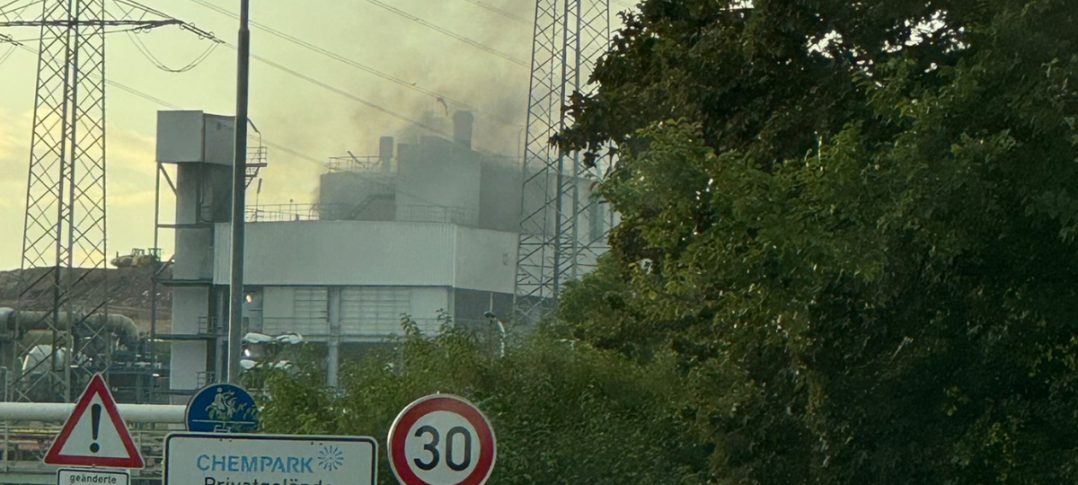 Chempark Leverkusen: Kabelbrand löst Feuerwehreinsatz aus