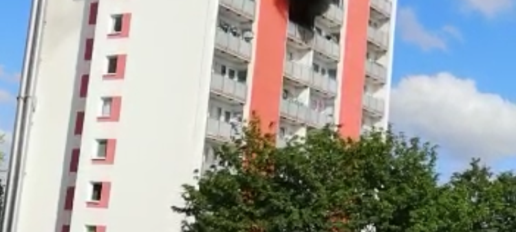 Ein Toter nach Wohnungsbrand in Steinbüchel