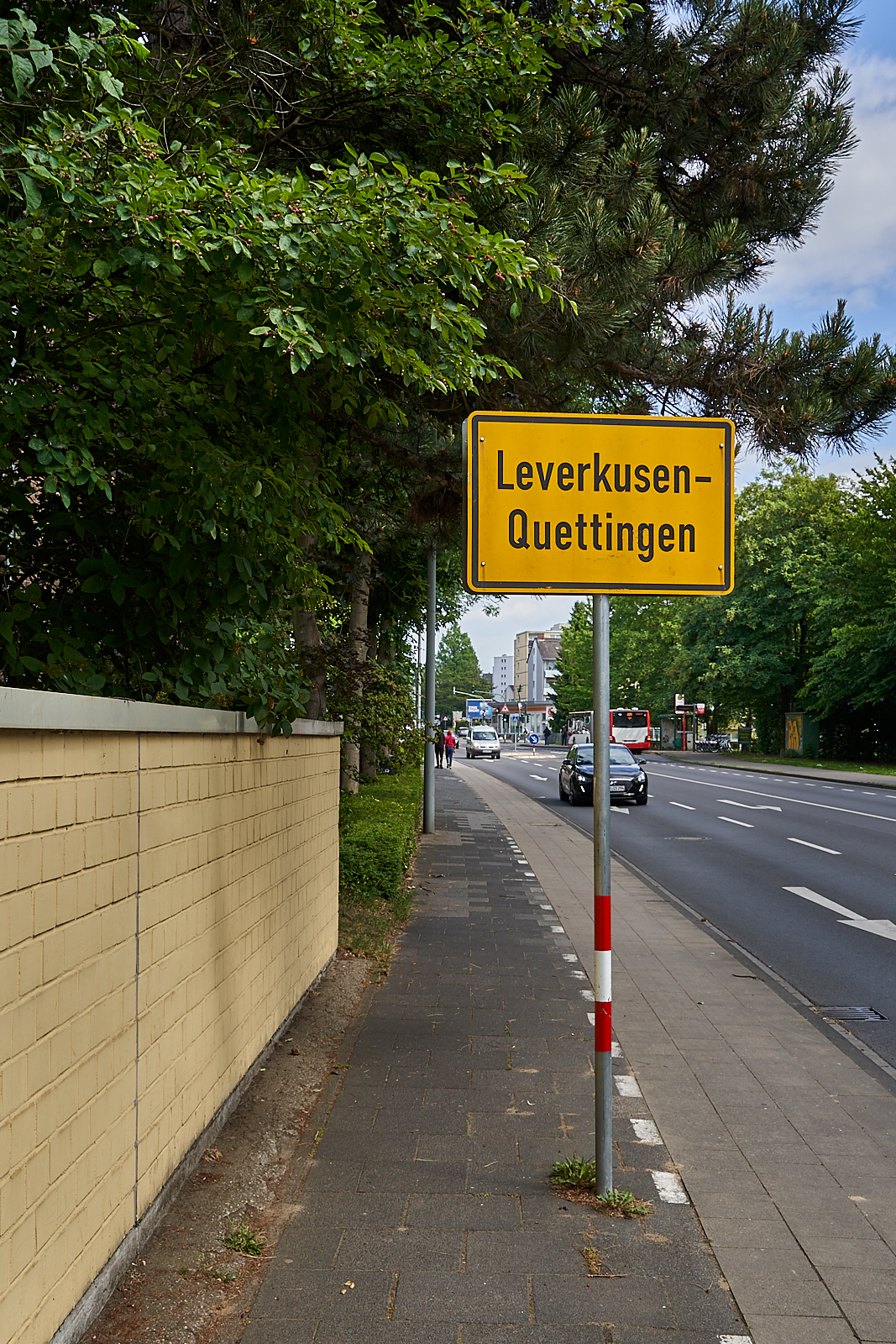 Stadtteilschild Leverkusen-Quettingen, Schild, Leverkusen, Quettingen, Symbolbild